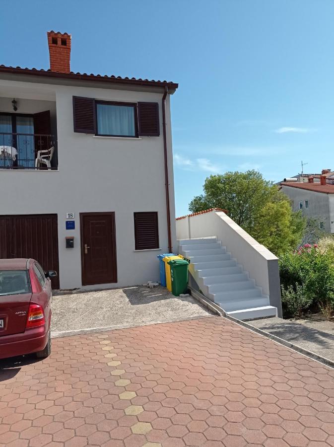 "Sunny" - Studio Apartment Pula Eksteriør bilde