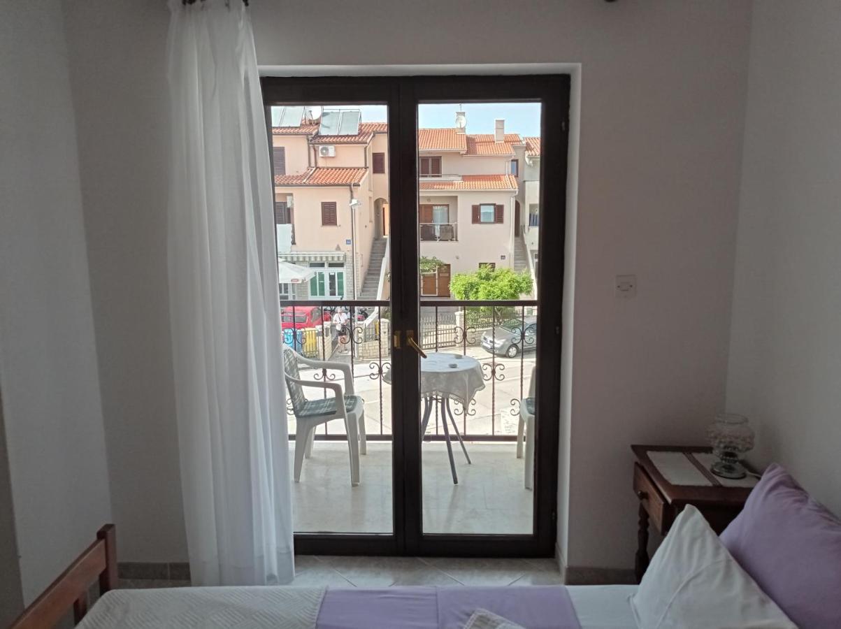 "Sunny" - Studio Apartment Pula Eksteriør bilde