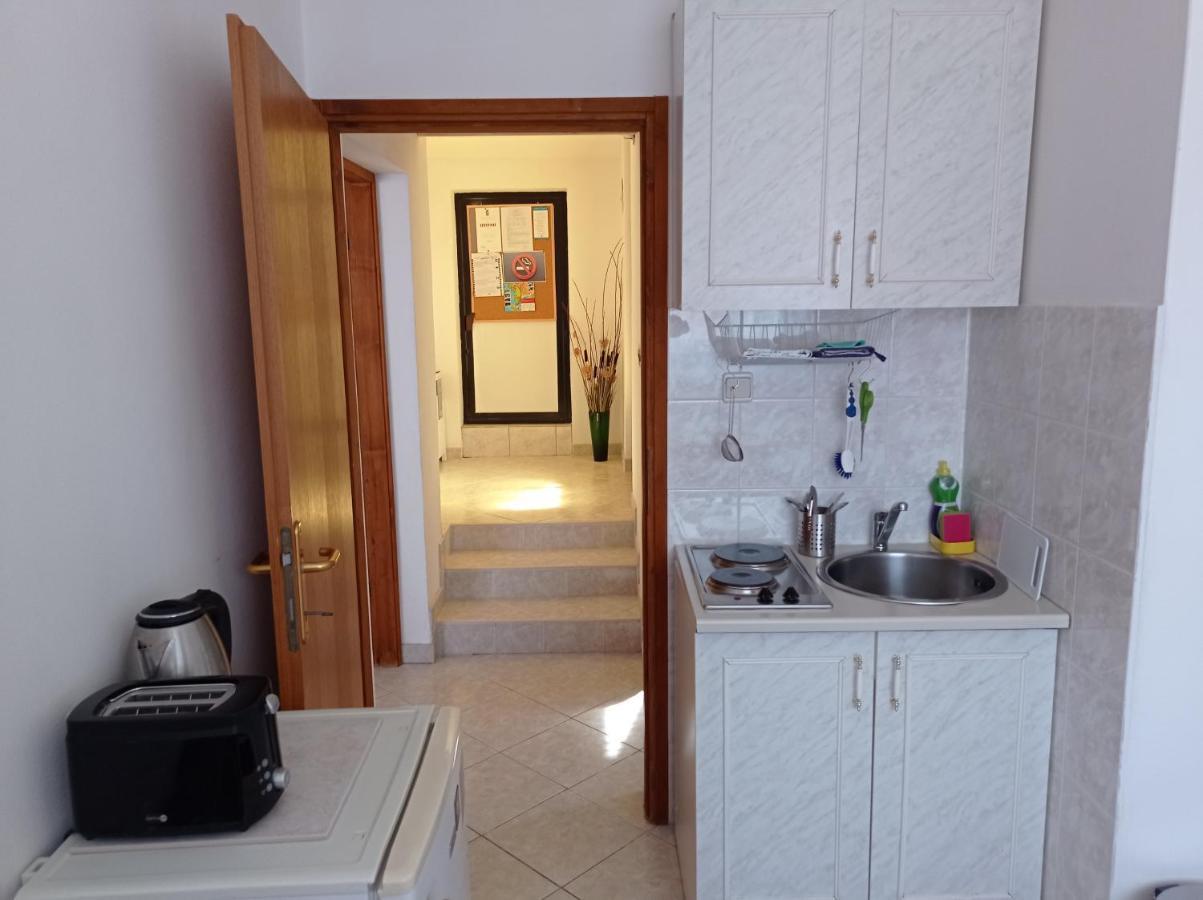 "Sunny" - Studio Apartment Pula Eksteriør bilde